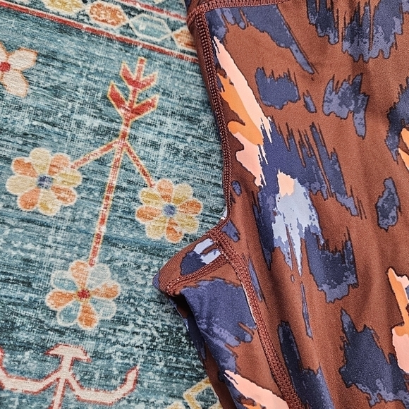 Aerie Chill Play Move Activewear Leggings Leopard Cheetah Small - Picture 7 of 7